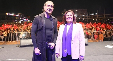 Aydın Büyükşehir Belediyesi’nin Düzenlediği Kıraç Konseriyle Coştu