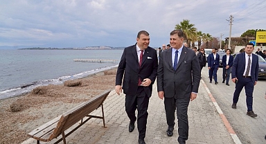 Cemil Tugay ve İsmail Yetişkin Seferihisarlılarla buluştu