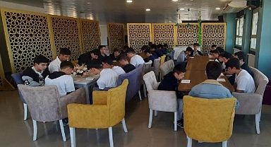 İzmir İl Milli Eğitim Müdürlüğü Büyük Depremin 1. Yıldönümünde de Depremzedelerin Yanında