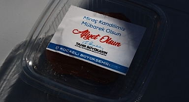 Kocaeli Büyükşehir'den Miraç Kandilinde tatlı ikramı