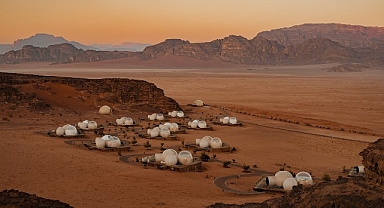 Sony’den Sınırları Zorlayan Lens Teknolojisi: F2.8 G Lens™ FE 24-50 mm