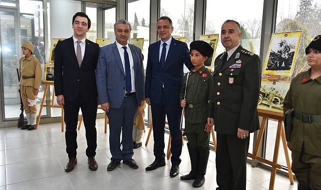 18 Mart Çanakkale Zaferi'nin 109. Yıl dönümü ve Şehitleri Anma Günü dolayısıyla 18 Mart 2024 Pazartesi günü saat 10.00'da Şehitlik Abidesi önünde çelenk töreni gerçekleştirildi