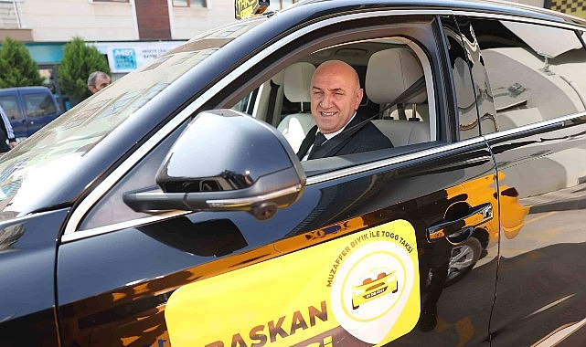 TOGG Darıca'da Taksi Oldu, Başkan Bıyık Vatandaşlara Sürpriz Yaptı: 'Başkan Taksi' ile vatandaşın nabzını tuttu