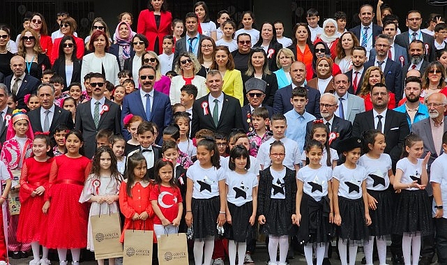 23 Nisan Ulusal Egemenlik ve Çocuk Bayramı’nın 104. yıl dönümü Gölcük'te coşku ile kutlandı.