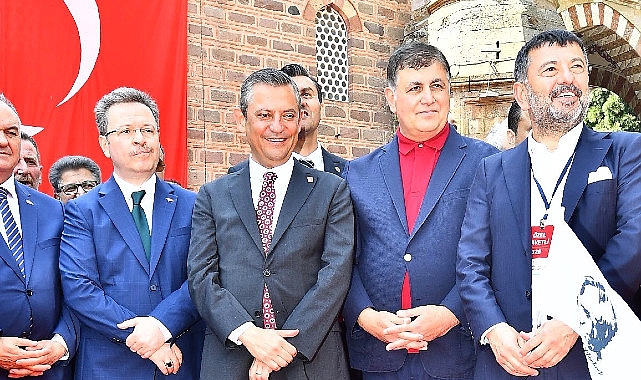 Başkan Cemil Tugay 484'üncü Uluslararası Manisa Mesir Macunu Festivali'ne katıldı