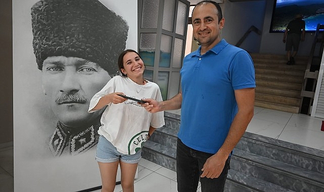 Kaybettiği telefonuna Kemer Belediye personeli sayesinde kavuştu