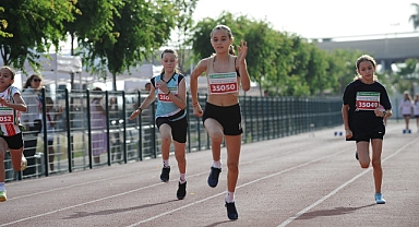 Atatürk’ün çocuklarından Karşıyaka’da 19 Mayıs yarışı