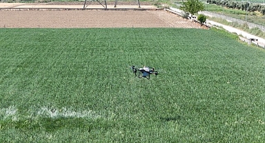 Aydın’da tarım alanında birçok önemli proje yürüten Aydın Büyükşehir Belediyesi, çiftçileri teknolojik yeniliklerle de buluşturmaya devam ediyor