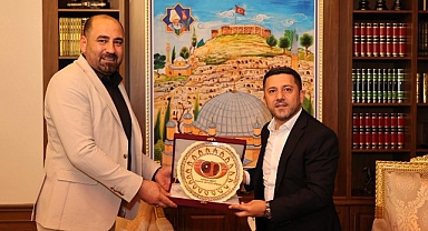 aymaklı Belediye Başkanı Harun Çekiç, Nevşehir Belediye Başkanı Rasim Arı’yı ziyaret ederek yeni görevinden dolayı tebrik etti