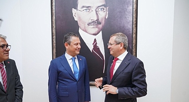 Ayvalık Belediye Başkanı Mesut Ergin’den CHP Genel Başkanı Özgür Özel Ziyarette Bulundu