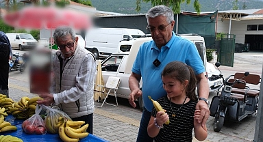 Başkan Topaloğlu pazar esnafını ziyaret etti