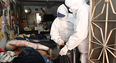 Bayraklı Belediyesinden çöp ev operasyonu