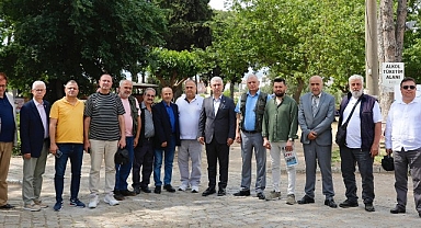 Bergama Belediye Başkanı Prof. Dr. Tanju ÇELİK, bölge gazetecileriyle gerçekleştirdiği aylık toplantıda Bergama Belediyesi’nin borcunu açıkladı
