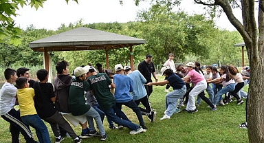 Bilgi Evi Öğrencileri Yılın Yorgunluğunu Geleneksel Piknik Etkinliğiyle Attılar