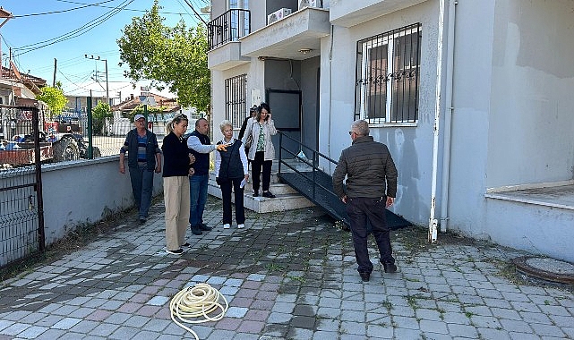 Burhaniye Belediyesi, Börezli Mahallesi'nde belirlenen ihtiyaçlar doğrultusunda çalışmalarını sürdürüyor