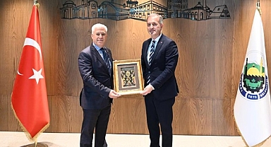 Bursa Büyükşehir Belediye Başkanı Mustafa Bozbey, İnegöl Belediye Başkanı Alper Taban’ı ziyaret etti