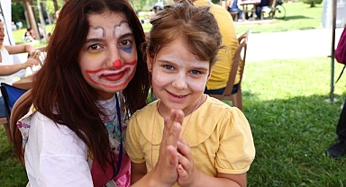 Çankaya Belediyesi, 2023-2024 eğitim-öğretim yılı sona ererken ilk ve ortaokul öğrencilerine karne şenliği düzenliyor