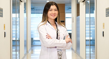 Dişlerinizi yeniden şekillendirerek gülüşünüzü yenileyebilirsiniz! Restoratif diş tedavisi, estetik ve fonksiyonu yeniden kazandırıyor!