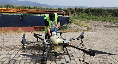 Edremit’te sinekle mücadele çalışmaları Drone ile destekleniyor