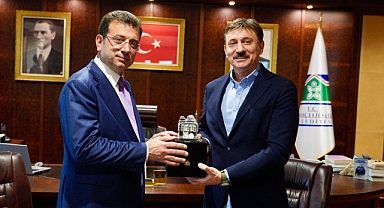 Ekrem İmamoğlu, Bahçelievler Belediye Başkanı Hakan Bahadır’a tebrik ziyaretinde bulundu