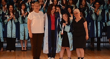 Emel Akın MYO’da 63 öğrenci tekstil sektörüne uğurlandı