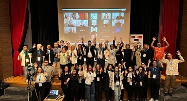 İşaret dili ve çalışmaları alanında uzman isimlerle masaya yatırıldı