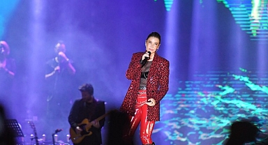 İzmir'de 19 Mayıs coşkusu meydanlara taştı Gündoğdu’da Sıla rüzgarı