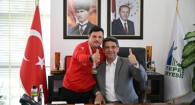 Kartepe Belediye Başkanı Av.M.Mustafa Kocaman, 2. Down Sendromlular Dünya Spor Oyunları’nda şampiyon olan Doğukan Coşkun’u kabul etti