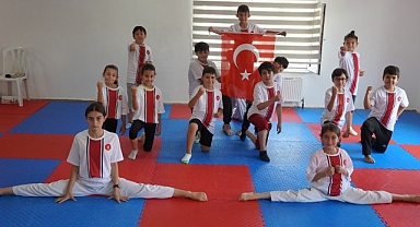 Keçiören Belediyesi, yaz tatilini Ankara’da geçirecek olan çocuklar için yaz spor okulu açıyor