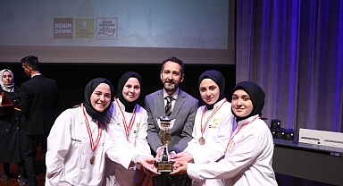 Konya Büyükşehir’in Yarışmalarında Başarı Gösteren Öğrencilere Ödülleri Verildi