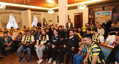 Nevşehir Belediye Başkanı Rasim Arı Fenerbahçe Beko’un, THY EuroLeague Final Four Maçını Gençlerle Birlikte izledi