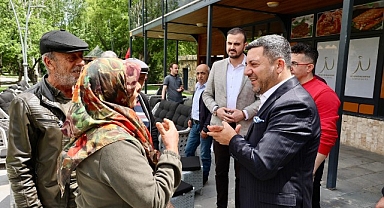Nevşehir Belediye Başkanı Rasim Arı, Nejdet Ersan Parkı çevresindeki esnaflarla bir araya gelerek sorun ve isteklerini dinledi