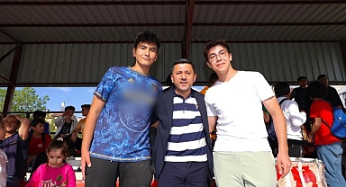 Nevşehir Belediye Başkanı Rasim Arı, Nevşehir U17 Ligi 2023 – 2024 Ahmet Yücel Futbol Sezonu finalini gençlerle birlikte izledi