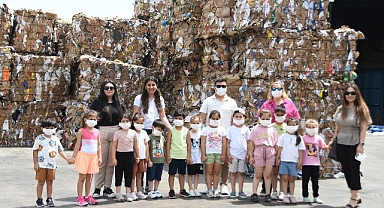 Öğrenciler geri dönüşüm tesisini gezdi