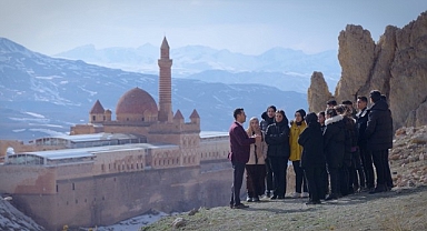 “Ağrı’nın Zirvesinden Gerçek Hikayeler” Teknoloji ile Hayallerine Ulaşmak İsteyen Öğrencilerin Hikayesi Belgesele Dönüştü