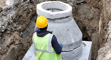 Aydın Büyükşehir Belediyesi Su ve Kanalizasyon İdaresi Genel Müdürlüğü (ASKİ) ekipleri Söke ilçesinde de altyapı çalışmalarını tüm hızıyla sürdürüyor.