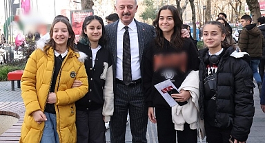 Başkan Büyükakın’dan öğrencilere karne mesajı; Devler gibi eserler bırakmak için karınca gibi çalışalım