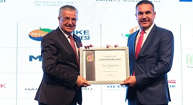 Başkan Topaloğlu AGC ödül törenine katıldı