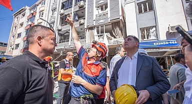 Başkan Tugay patlamanın yaşandığı bölgede inceleme yaptı, yaralıları ziyaret etti “Yaralarımızı saracağız”