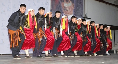 Bayraklı Belediyesinden halk oyunları şöleni