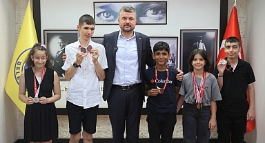 Buca’nın özel çocukları Başkan Duman’ı ziyaret etti