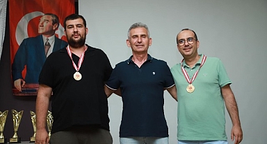 Burhaniye Belediyesinin ev sahipliği yaptığı, Türkiye Briç Federasyonunun düzenlemiş olduğu “Güney Marmara Açık İkili Briç Şampiyonası” Ahmet Akın Kültür Merkezi'nde gerçekleşti