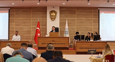 Büyükşehir Belediye Meclisi’nde Başkan Aras’tan Öğrencilere Müjde