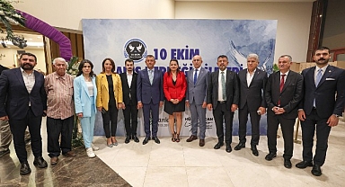 Çankaya Belediye Başkanı Hüseyin Can Güner, 10 Ekim Barış Derneği'nin düzenlediği dayanışma yemeğine ev sahipliği yaptı