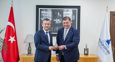 CHP Genel Başkanı Özgür Özel, Başkan Tugay’ı ziyaret etti “İzmir’e canımız gibi sahip çıkmaya devam edeceğiz”