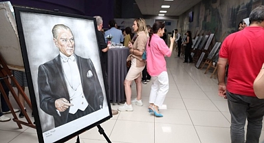 Eğitimin taçlandırdığı başarı tuvallere yansıdı