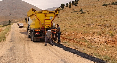  Elmalı Ovacık yoluna bakım onarım yapılıyor
