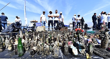 İzmir Körfezinden Sepet de çıktı cep telefonu da