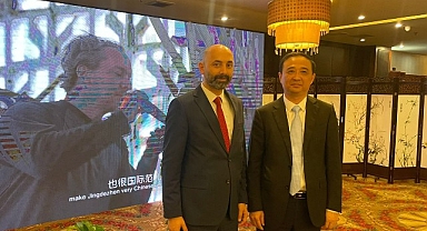 İznik Belediyesi’nin kardeş şehri olan Çin’in seramik şehri Jingdezhen ile İznik’in seramik kardeşliği Çin Devlet Televizyonu ve Çin basınında geniş yer buluyor