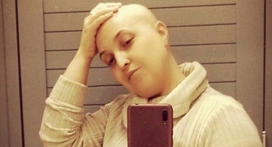 Kanser Hastalarının Malulen Emekliliklerinin Kesilmemesi için Mücadele Eden 3 Kadın